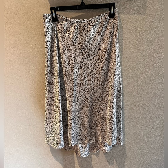 Skirt - Picture 1 of 4